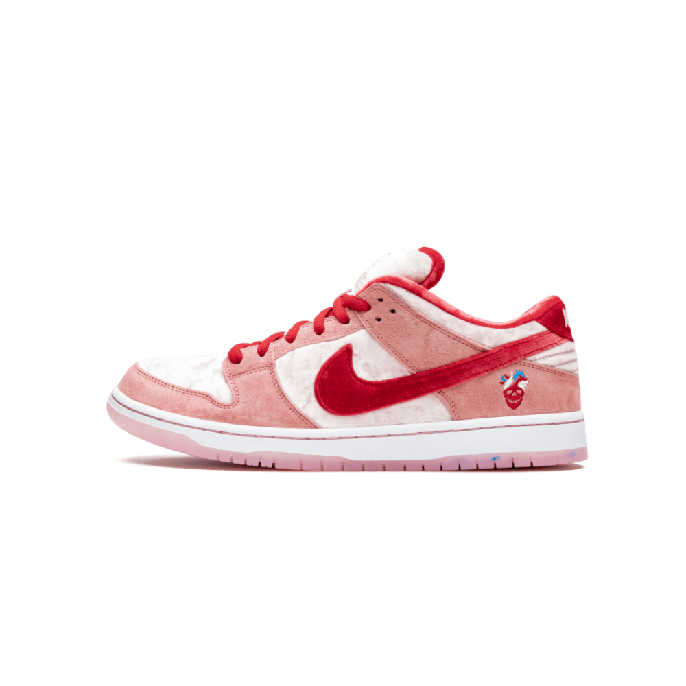 Dunk Low Strange Love
