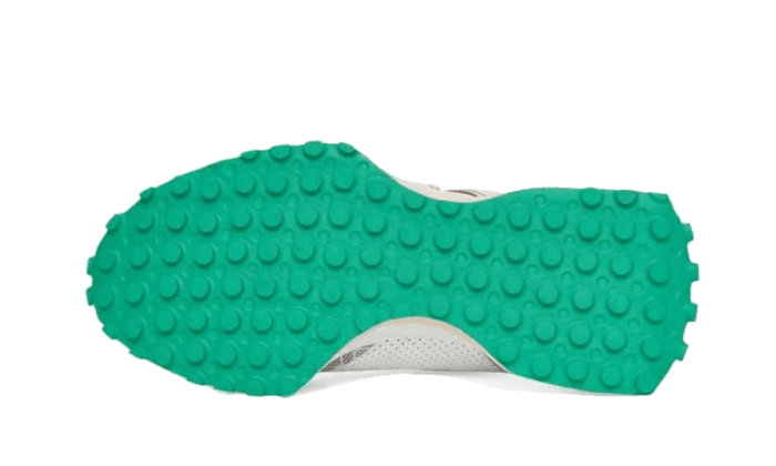New Balance 327 Casablanca Holly Green - Plumas Kicks