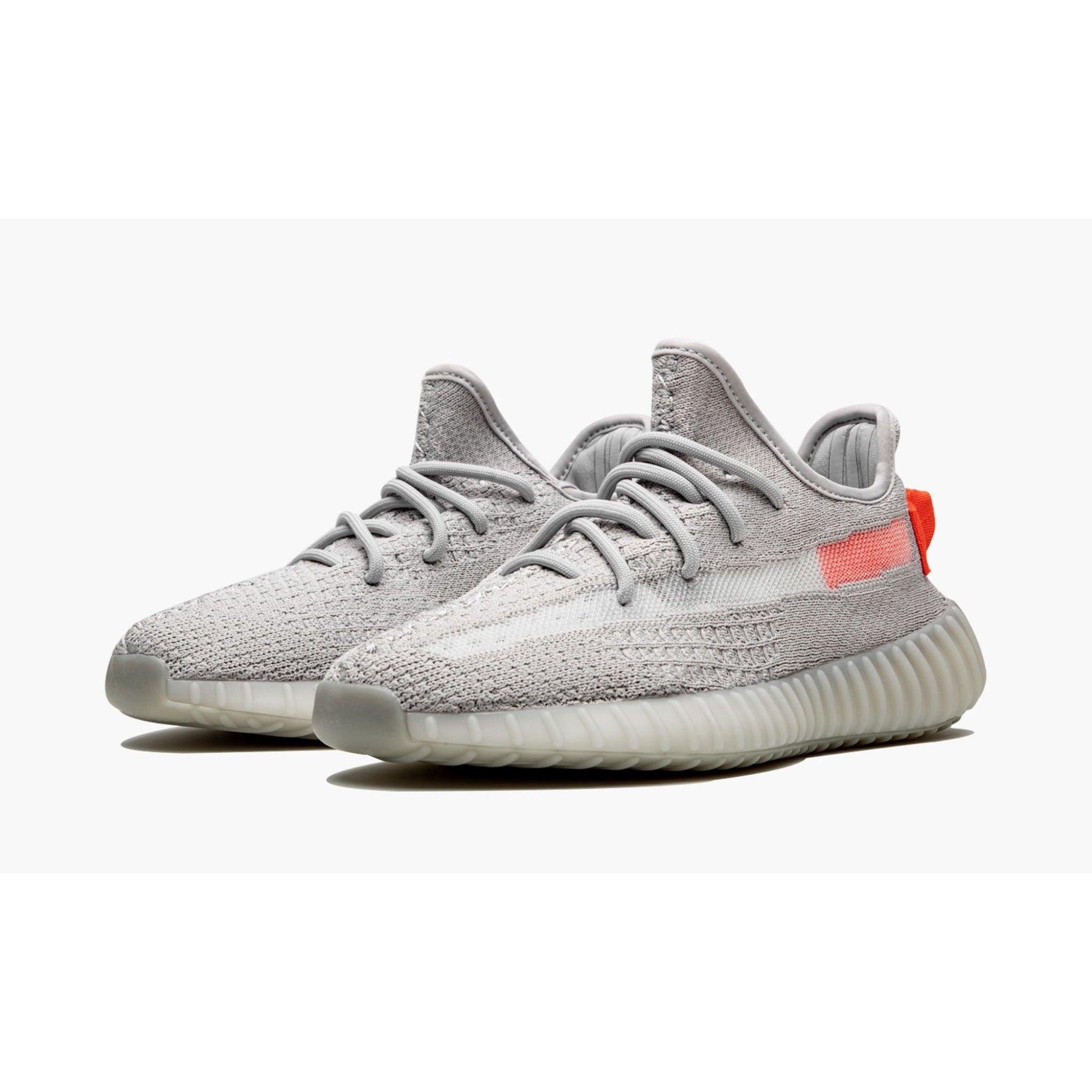 YEEZY BOOST 350 V2 "Tail Light" - Plumas Kicks