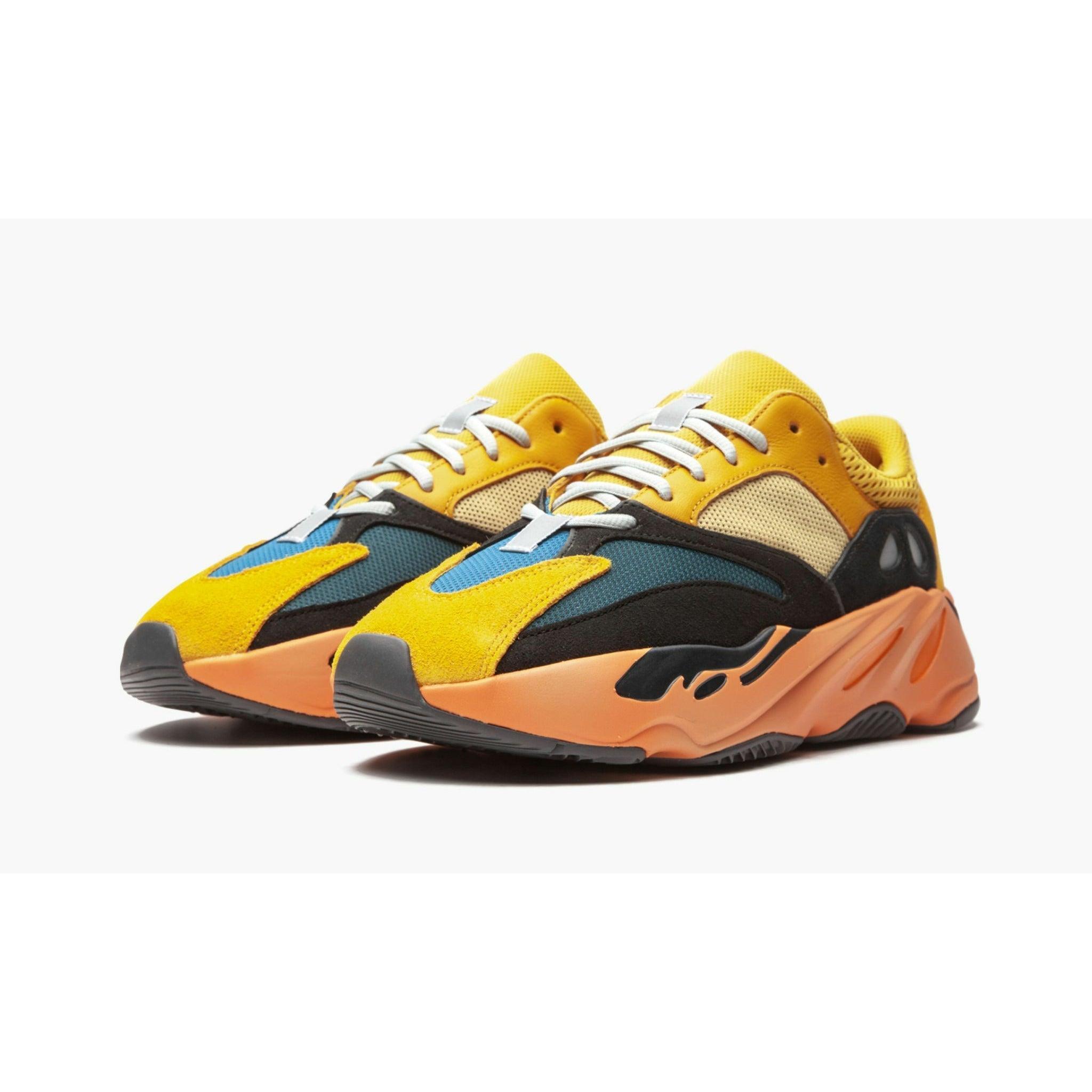 YEEZY BOOST 700 "Sun" - Plumas Kicks
