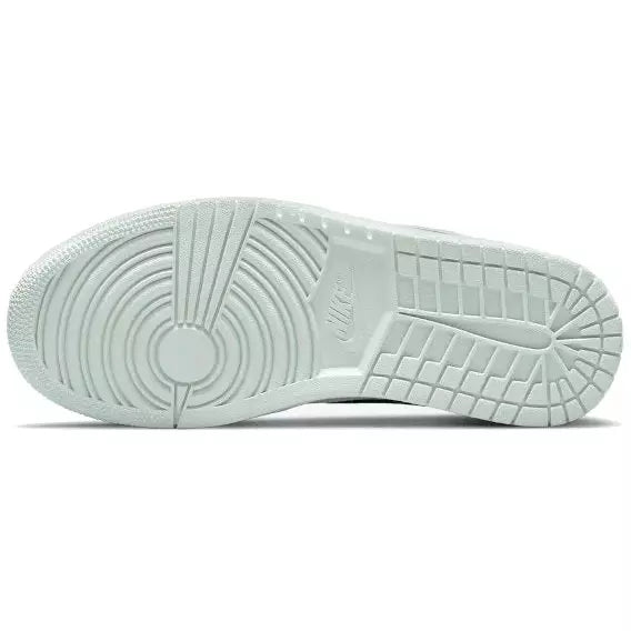 Air Jordan 1 Low " Barely Green" - Plumas Kicks