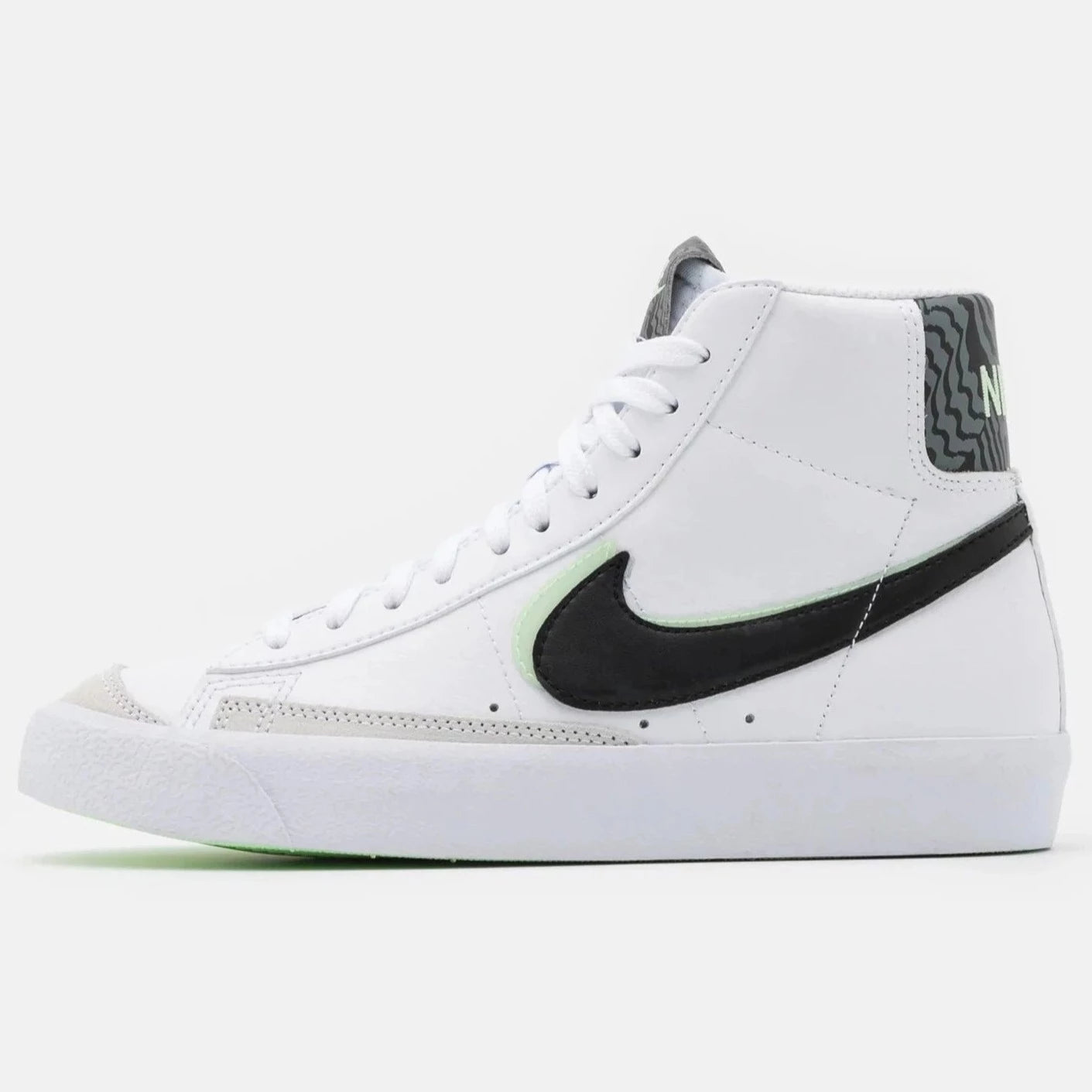 Blazer mid 77 white black green (gs) - Plumas Kicks