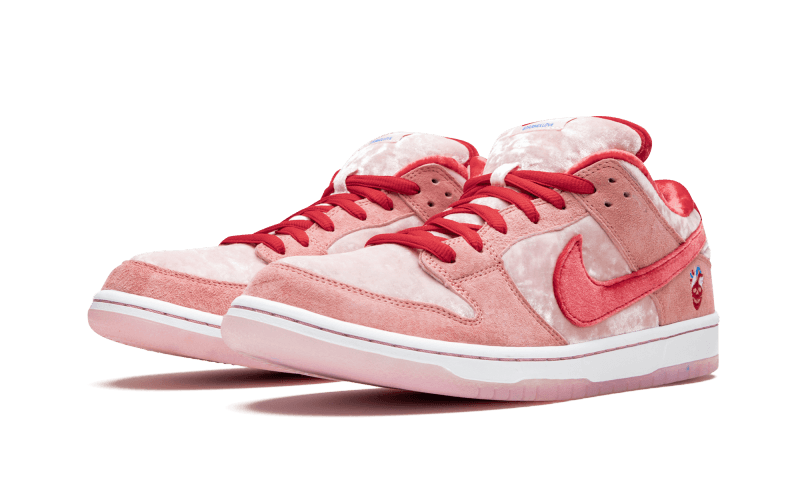 Dunk Low Strange Love