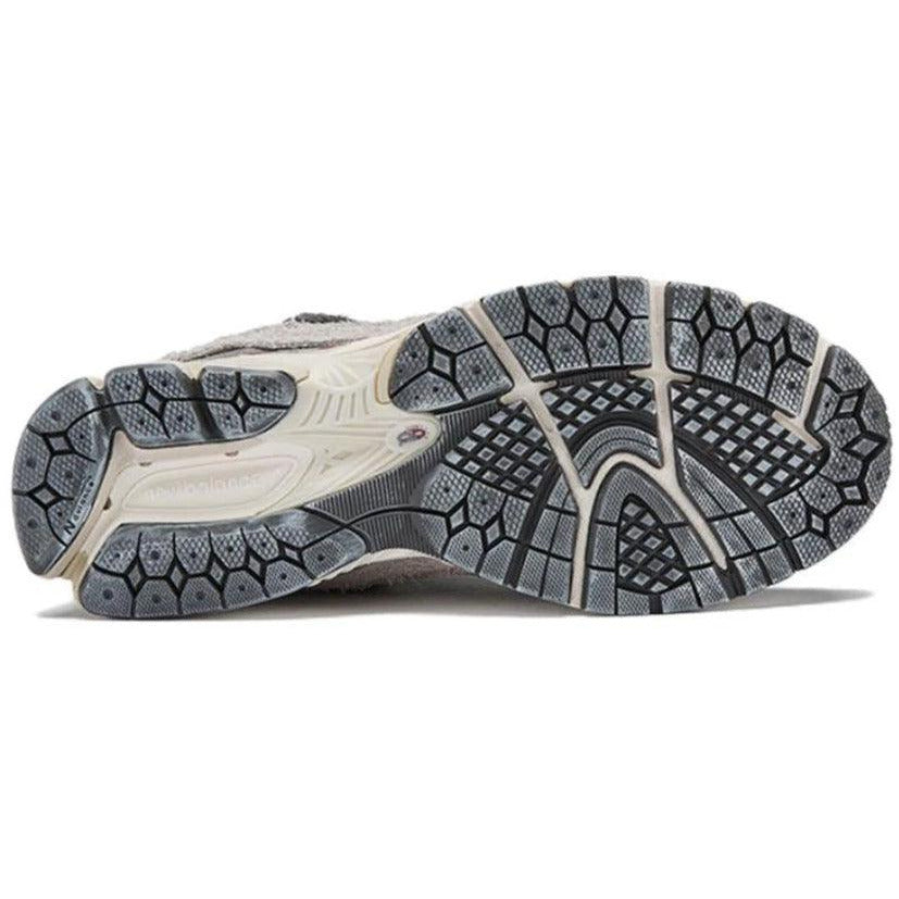 New Balance 2002R Protection Pack Rain Cloud - Plumas Kicks