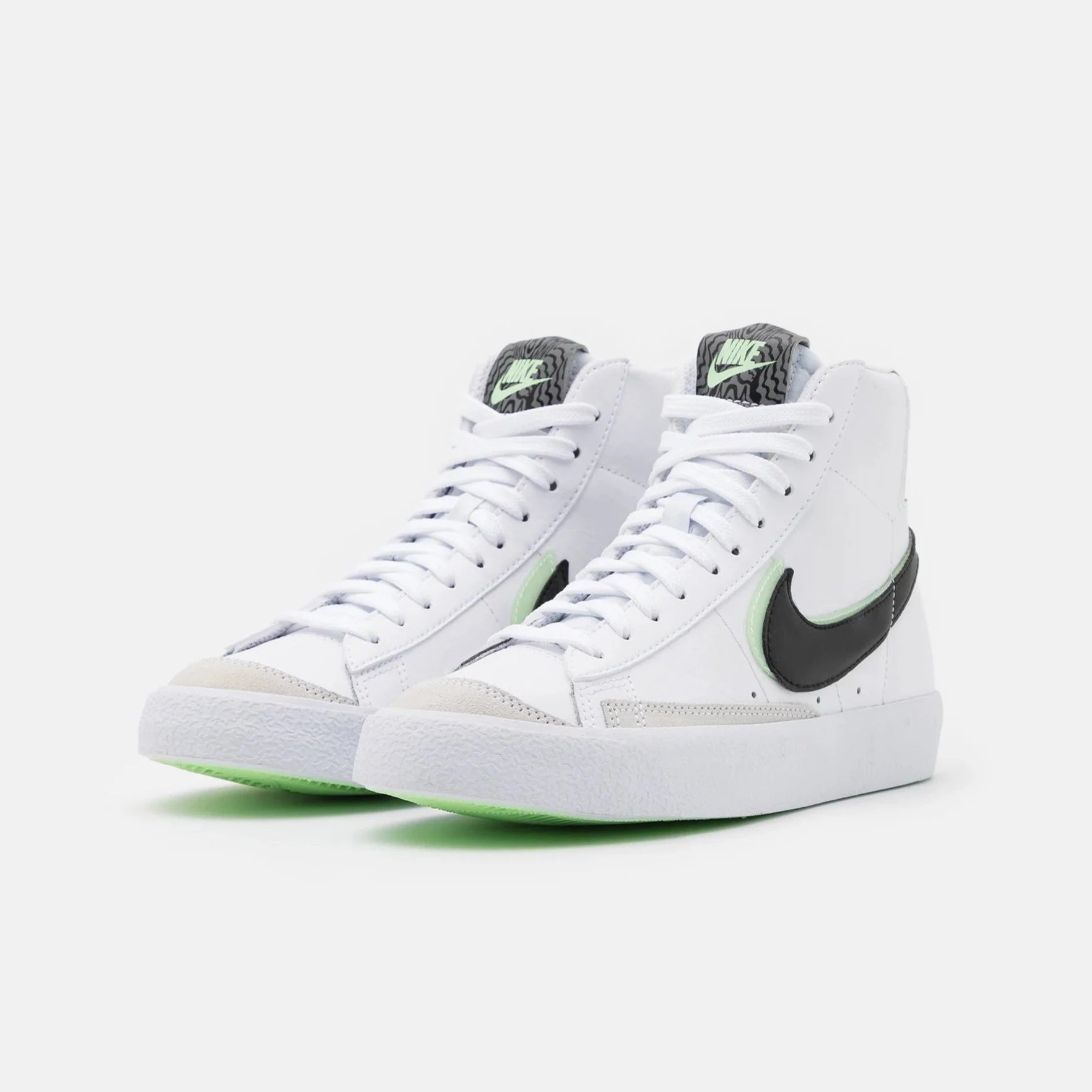Blazer mid 77 white black green (gs) - Plumas Kicks