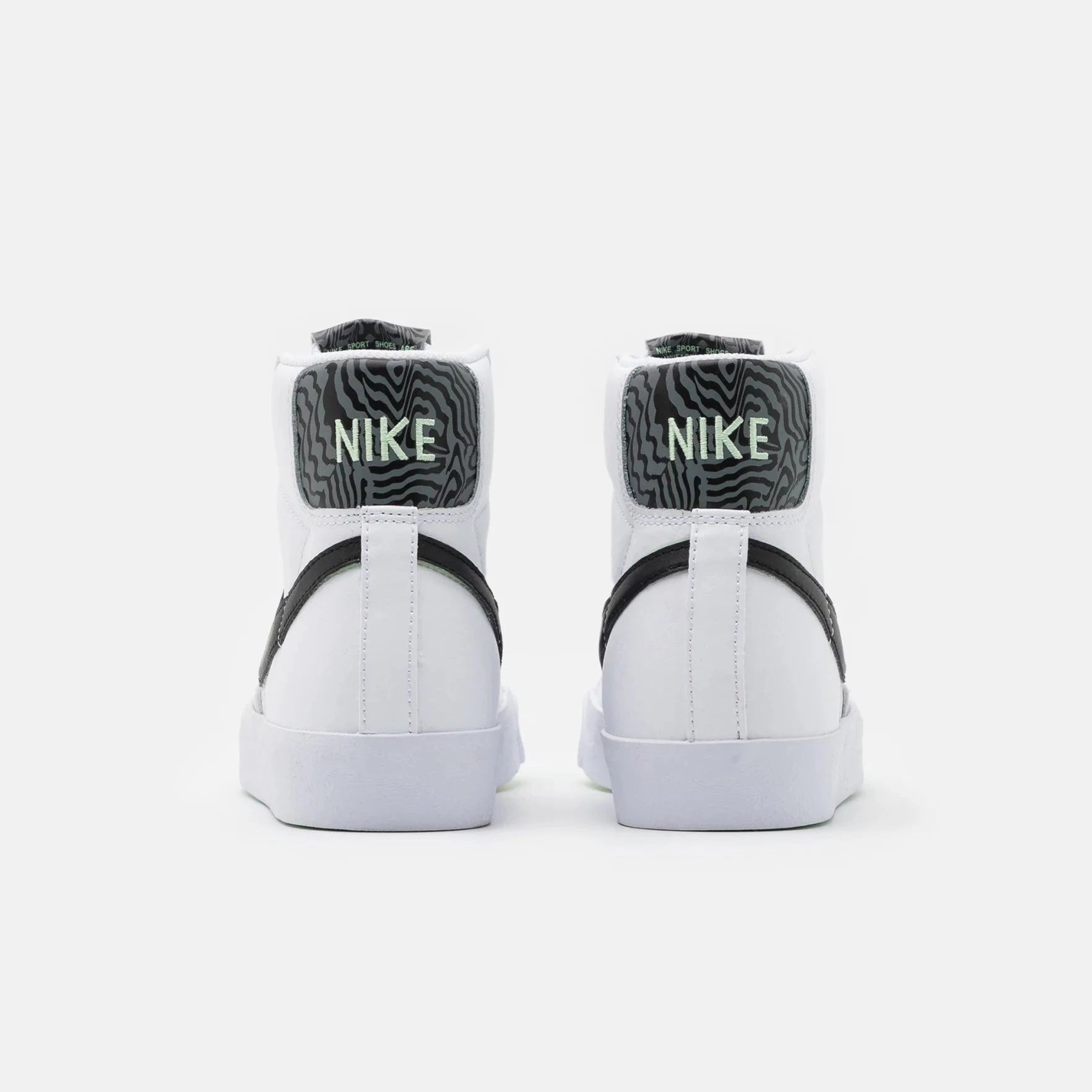 Blazer mid 77 white black green (gs) - Plumas Kicks