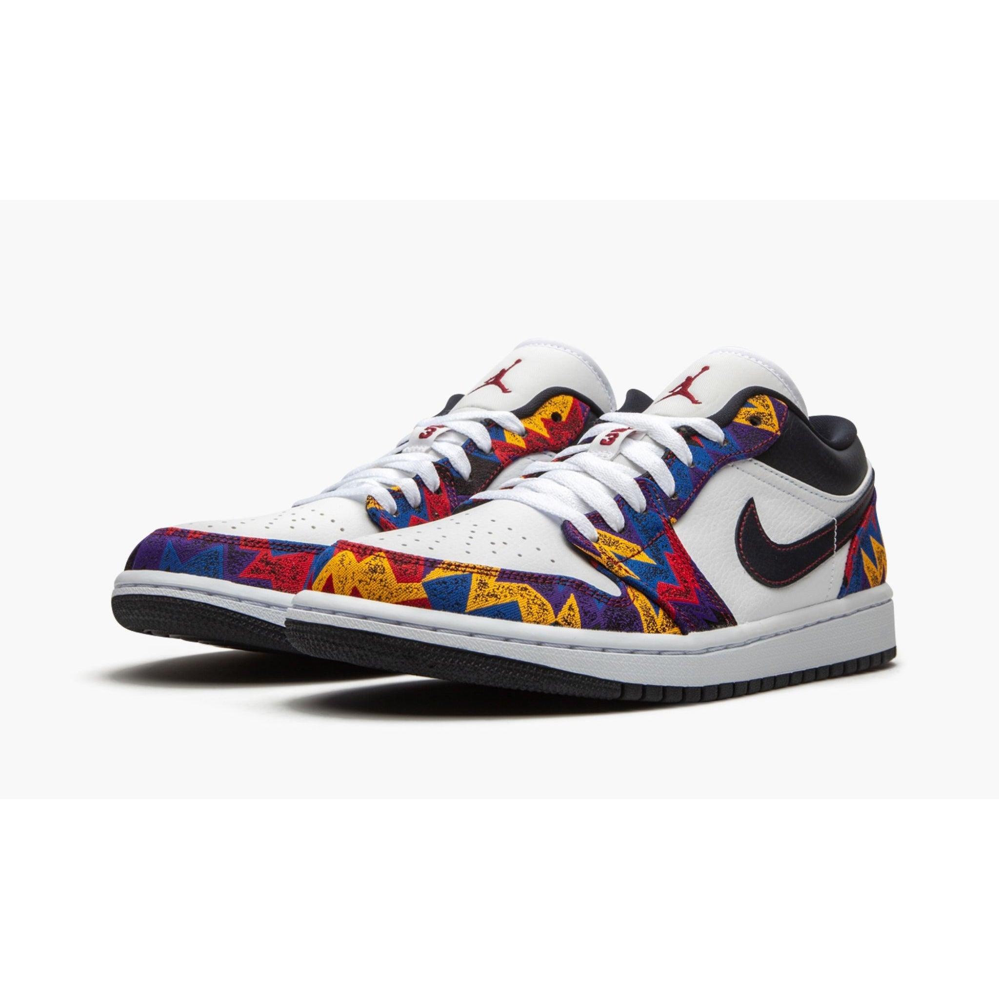 AIR JORDAN 1 LOW SE "Nothing But Net" - Plumas Kicks