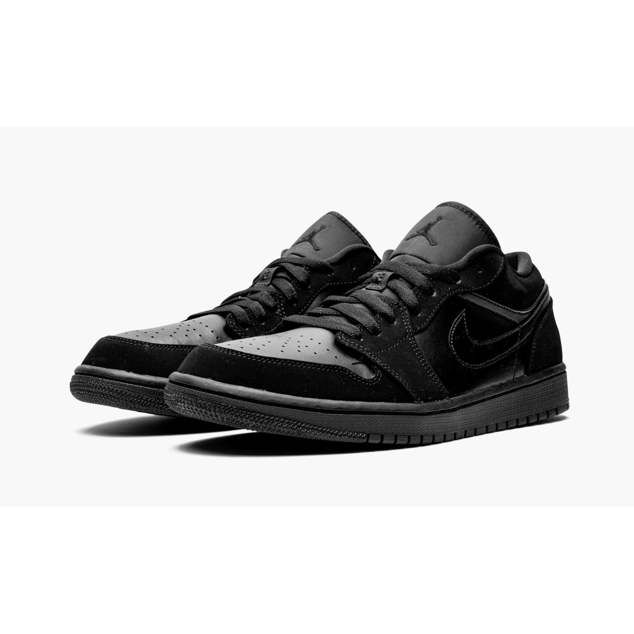 AIR JORDAN 1 LOW "Triple Black" - Plumas Kicks