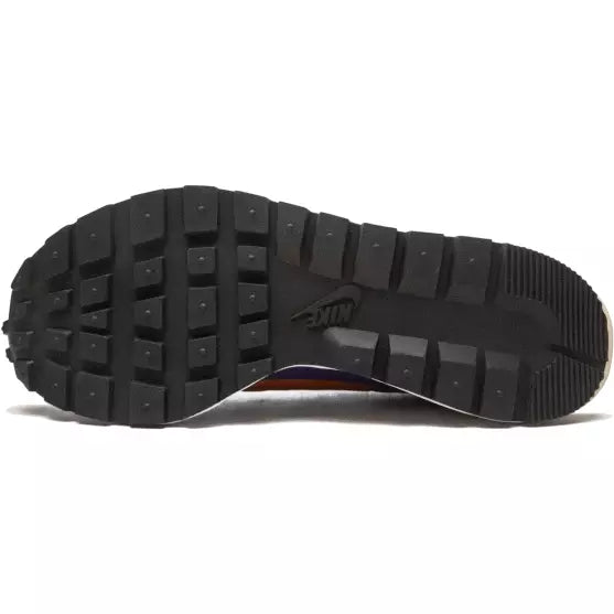 Nike Vaporwaffle Sacai " Dark Iris " - Plumas Kicks