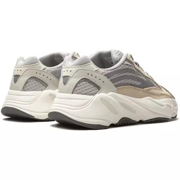 Yeezy 700 V2 Cream - Plumas Kicks