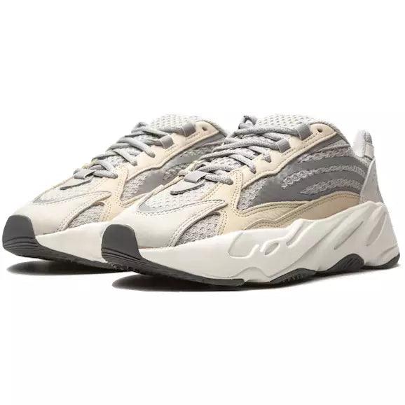 Yeezy 700 V2 Cream - Plumas Kicks